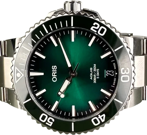 Title: Aquis Date - 41,5 mm. Oris Garanti til 08/2035
Brand: Oris
Model: Aquis Date
Ref: 0140077694157
Category: Dykker
Diameter: 41mm
Functions: Dato
Year: 2025
Price: 23000
Condition: 9.0
Dial Color: Grøn
Strap: Metal
Case material: Stål
Gender: Herre
Match: 100.0%
Billedet er ejet af Limited Watches (450370) Et Oris ur