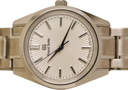 Title: Herritage. 36 mm. (New)
Brand: Grand Seiko
Model: SBGW297
Ref: SBGW297
Category: Dress
Diameter: 36mm
Functions: Dato
Year: 2024
Price: 32000
Condition: 9.0
Dial Color: Hvid
Strap: Metal
Case material: Stål
Gender: Herre
Match: 100.0%
Billedet er ejet af Limited Watches (945408) Et Grand Seiko ur