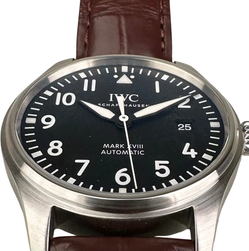 Titel: Pilot’s watch Mark XVIII - 40 mm. Nye remme.
Mærke: IWC
Model: Pilot’s watch Mark XVIII
Ref.: IW327001
Kategori: Pilot
Diameter: 40mm
Funktioner: Dato
Årgang: 2017
Pris: 27000
Stand: 9.0 (Brugt)
Skivefarve: Sort
Rem: Læder
Kassemateriale: Stål
Køn: Herre
Match: 100.0%
Billedet ejes af Limited Watches (903196) Et IWC ur