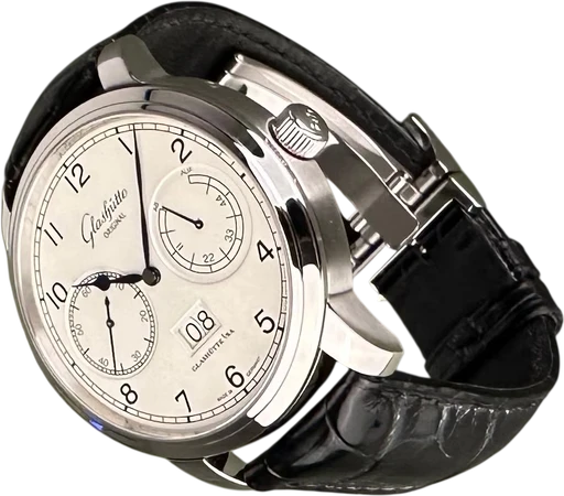 Title: Senator Automatic - 40 mm. Serviceret af GO 12/2025. (New)
Brand: Glashütte Original
Model: Senator Automatic
Ref: 100-14-05-02-50
Category: Dress
Diameter: 44mm
Functions: Dato, Tourbillon
Year: 2021
Price: 56000
Condition: 9.0
Dial Color: Sølv
Strap: Læder
Case material: Stål
Gender: Herre
Match: 100.0%
Billedet er ejet af Limited Watches (884872) Et Glashütte Original ur