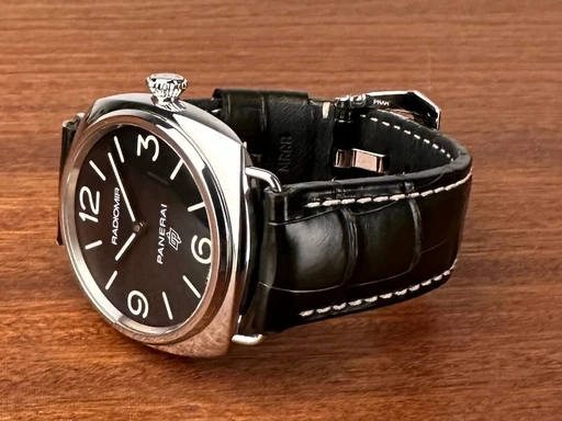 Title: Radiomir - 45 x 49 mm
Brand: Panerai
Model: Radiomir PAM00753
Ref: null
Category: Dress
Diameter: 45mm
Functions:
Year: null
Price: 27000
Condition: undefined
Dial Color: Sort
Strap: Læder
Case material: Stål
Gender: Herre
Match: 100.0%
Billedet er ejet af Limited Watches (152320) Et Panerai ur