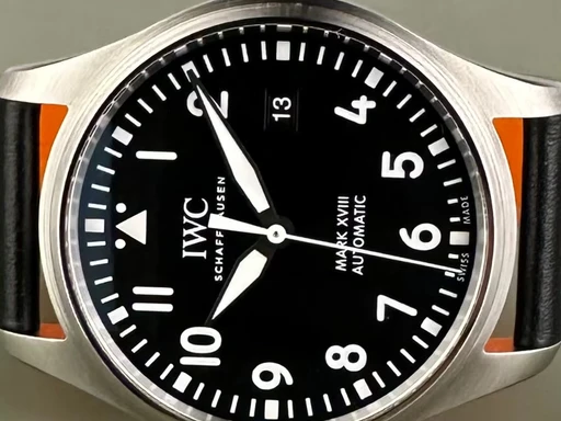 Title: Pilot’s watch Mark XVIII - 40 mm. Ny rem. (New)
Brand: IWC
Model: Pilot's watch Mark XVIII
Ref: IW327001
Category: Pilot
Diameter: 40mm
Functions: Dato
Year: 2016
Price: 25000
Condition: undefined
Dial Color: Sort
Strap: Læder
Case material: Stål
Gender: Herre
Match: 100.0%
Billedet er ejet af Limited Watches (477156) Et IWC ur