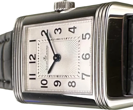 Title: Reverso Classic Small Duetto. Med 2 nye remme.
Brand: Jaeger-LeCoultre
Model: Reverso Classic Small Duetto
Ref: Q2668430
Category: Dress
Diameter: 34mm
Functions:
Year: 2016
Price: 51000
Condition: 9.0
Dial Color: Sort
Strap: Læder
Case material: Stål
Gender: Dame
Match: 100.0%
Billedet er ejet af Limited Watches (322180) Et Jaeger-LeCoultre ur