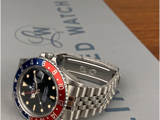 Title: GMT-Master Pepsi - 1984
Brand: Rolex
Model: GMT-Master Pepsi
Ref: 62510H / 55
Category: Pilot
Diameter: nullmm
Functions: GMT, Dato
Year: 1984
Price: 95000
Condition: undefined
Dial Color: Sort
Strap: Metal
Case material: Stål
Gender: Unisex
Match: 100.0%
Billedet er ejet af Limited Watches (152274) Et Rolex ur