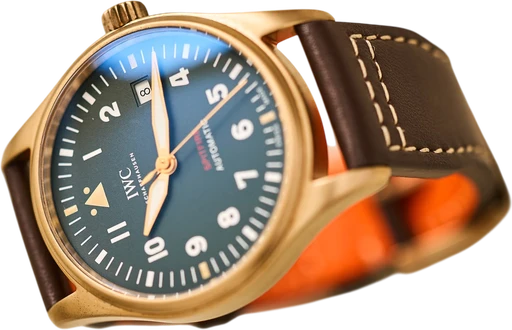 Titel: Pilot’s Watch Spitfire IW326802, 39 mm (Nyhed)
Mærke: IWC
Model: Pilot’s Watch Spitfire
Ref.: IW326802
Årgang: 2022
Tilbehør: Boks og Papirer
Stand: 9.0 (Brugt)
Pris: 34.000 kr.
Diameter: 39mm
Funktioner: Dato
Skivefarve: Grøn
Rem: Læder
Kassemateriale: Andet
Kategori: Pilot
Køn: Herre
Match: 100.0%
Billedet ejes af Limited Watches (1217564) Et IWC ur