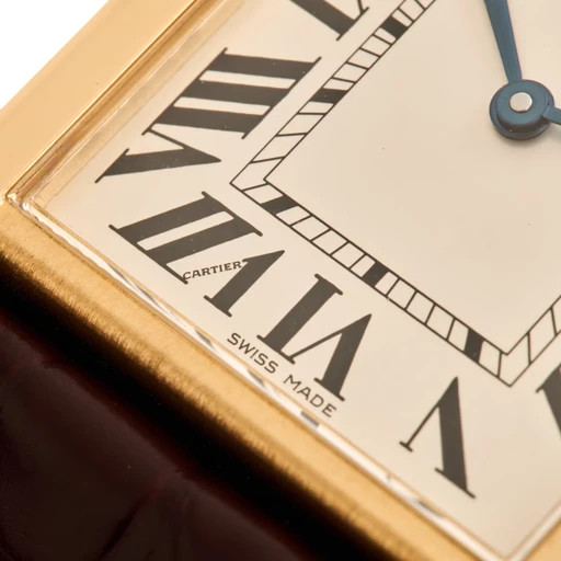 Title: Tank Solo - 27x35 mm - large. Med 2 nye remme.
Brand: Cartier
Model: Tank Solo
Ref: W5200004
Category: Dress
Diameter: 27mm
Functions:
Year: 2017
Price: 40000
Condition: 9.0
Dial Color: Hvid
Strap: Læder
Case material: Guld
Gender: Dame
Match: 100.0%
Billedet er ejet af Limited Watches (633303) Et Cartier ur