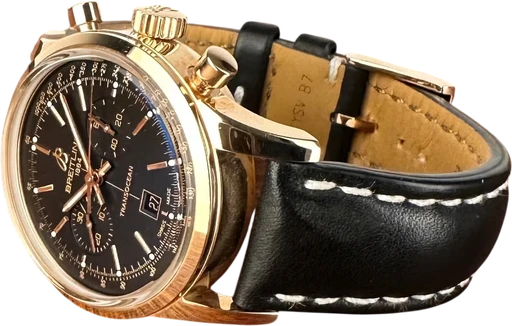 Title: Transocean Chronograph 38
Brand: Breitling
Model: Transocean Chronograph 38
Ref: A4131012
Category: Racing
Diameter: 38mm
Functions: Kronograf, Dato
Year: 2015
Price: 71500
Condition: 8.0
Dial Color: Sort
Strap: Læder
Case material: Guld
Gender: Herre
Match: 100.0%
Billedet er ejet af Limited Watches (152411) Et Breitling ur