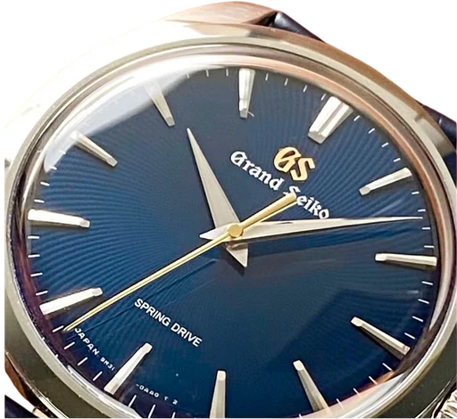 Title: Shinshu Night Sky - 39 mm
Brand: Grand Seiko
Model: Shinshu Night Sky
Ref: SBGY017G
Category: Dress
Diameter: 39mm
Functions: Dato
Year: 2022
Price: 53000
Condition: 8.0
Dial Color: Blå
Strap: Læder
Case material: Stål
Gender: Herre
Match: 100.0%
Billedet er ejet af Limited Watches (159123) Et Grand Seiko ur