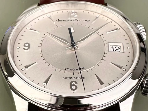 Title: Master Memovox - 40mm (New)
Brand: Jaeger-LeCoultre
Model: Master Memovox
Ref: Q1418430
Category: Dress
Diameter: 40mm
Functions: Dato, Kronograf
Year: 2017
Price: 49000
Condition: 9.0
Dial Color: Sølv
Strap: Læder
Case material: Stål
Gender: Herre
Match: 100.0%
Billedet er ejet af Limited Watches (562156) Et Jaeger-LeCoultre ur