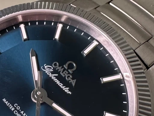 Title: Constallation Globemaster - 39 mm (New)
Brand: Omega
Model: Constellation Globemaster
Ref: 130.30.39.21.03.001
Category: Dress
Diameter: 39mm
Functions: Dato
Year: 2018
Price: 44000
Condition: 9.0
Dial Color: Blå
Strap: Metal
Case material: Stål
Gender: Herre
Match: 100.0%
Billedet er ejet af Limited Watches (562158) Et Omega ur