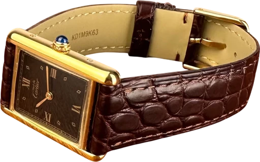 Title: Tank Vermail - Must de Cartier - 23x30 mm
Brand: Cartier
Model: Tank Vermail - Must de Cartier
Ref: 590005
Category: Dress
Diameter: 23mm
Functions: Dato
Year: 1980
Price: 15500
Condition: 7.0
Dial Color: Sort
Strap: Læder
Case material: Andet
Gender: Dame
Match: 100.0%
Billedet er ejet af Limited Watches (152351) Et Cartier ur