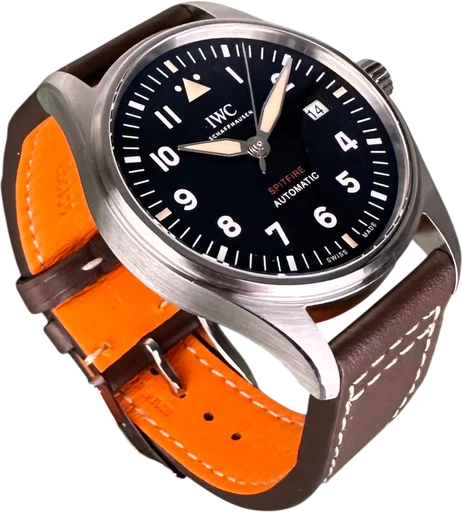 Title: Pilot’s watch Spitfire - 39 mm. Ny rem.
Brand: IWC
Model: Pilot’s Watch Automatic Spitfire
Ref: IW326803
Category: Pilot
Diameter: 39mm
Functions: Dato
Year: 2021
Price: 34000
Condition: 9.0
Dial Color: Sort
Strap: Læder
Case material: Stål
Gender: Herre
Match: 100.0%
Billedet er ejet af Limited Watches (668578) Et IWC ur