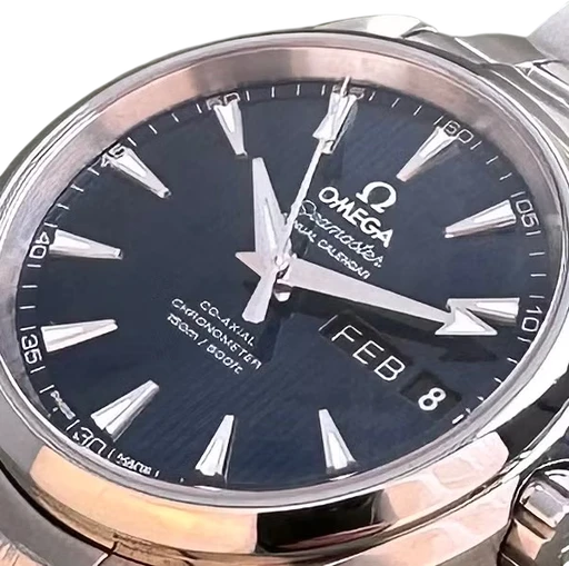 Title: Seamaster Aqua Terra - 39 mm
Brand: Omega
Model: Seamaster Aqua Terra
Ref: 231.10.39.22.03.001
Category: Dress
Diameter: 39mm
Functions: Dato, Ugedag
Year: 2018
Price: 37000
Condition: 9.0
Dial Color: Blå
Strap: Metal
Case material: Stål
Gender: Herre
Match: 100.0%
Billedet er ejet af Limited Watches (711932) Et Omega ur