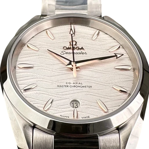 Title: Seamaster Aqua Terra - 38 mm Ubrugt. Omega garanti til 10/2030.
Brand: Omega
Model: Seamaster Aqua Terra
Ref: 220.10.38.20.02.002
Category: Sport
Diameter: 38mm
Functions: Dato
Year: 2025
Price: 37000
Condition: 10.0
Dial Color: Sølv
Strap: Metal
Case material: Stål
Gender: Herre
Match: 100.0%
Billedet er ejet af Limited Watches (495358) Et Omega ur