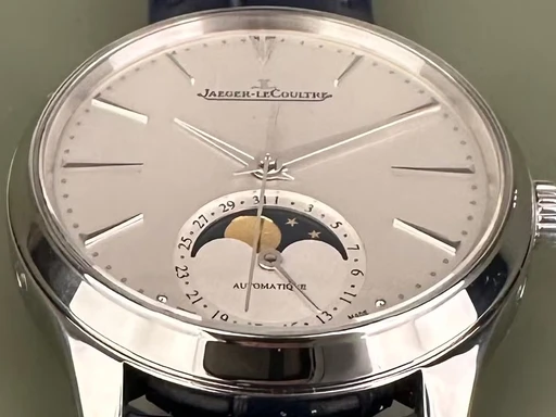 Title: Master Ultra Thin Moon (New)
Brand: Jaeger-LeCoultre
Model: Master Ultra Thin Moon
Ref: Q1258420
Category: Dress
Diameter: 34mm
Functions: Månefase, Dato
Year: 2019
Price: 47000
Condition: undefined
Dial Color: Sølv
Strap: Læder
Case material: Stål
Gender: Herre
Match: 100.0%
Billedet er ejet af Limited Watches (477153) Et Jaeger-LeCoultre ur