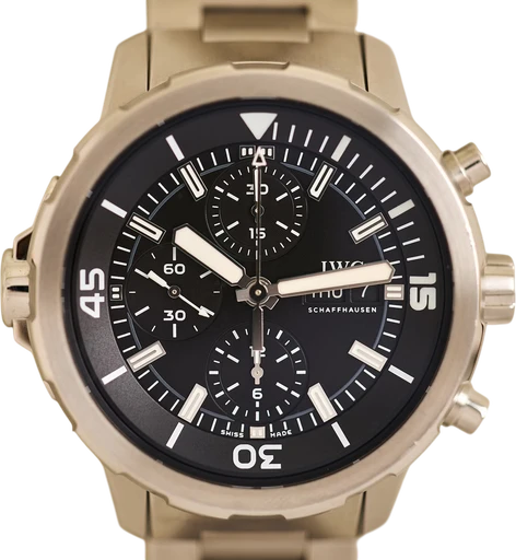 Titel: Aquatimer Chronograph 43 IW376804 (Nyhed)
Mærke: IWC
Model: Aquatimer Chronograph 43
Ref.: IW376804
Årgang: 2017
Tilbehør: Boks og Papirer
Stand: 8.0 (Brugt)
Pris: 36.000 kr.
Diameter: 44mm
Funktioner: Kronograf, Dato, Ugedag
Skivefarve: Sort
Rem: Metal
Kassemateriale: Stål
Kategori: Dykker
Køn: Herre
Match: 100.0%
Billedet ejes af Limited Watches (1152312) Et IWC ur