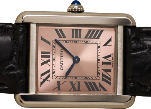 Titel: Tank Solo - Pink 24x31 mm. Med 2 nye remme. (Nyhed)
Mærke: Cartier
Model: Tank Solo
Ref.: W5200000
Kategori: Dress
Diameter: 24mm
Funktioner:
Årgang: 2015
Pris: 22500
Stand: 9.0 (Brugt)
Skivefarve: Rød
Rem: Læder
Kassemateriale: Stål
Køn: Dame
Match: 100.0%
Billedet ejes af Limited Watches (945411) Et Cartier ur
