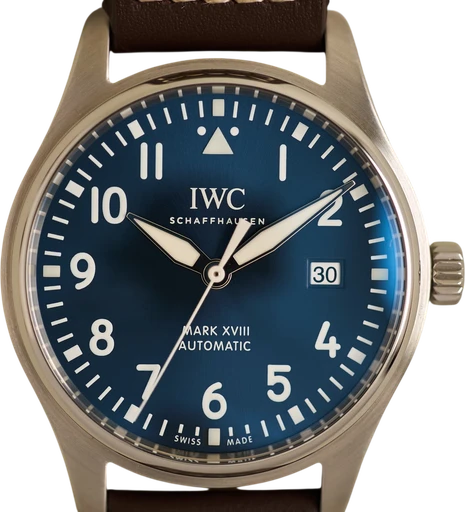 Titel: Pilot’s watch Mark XVIII - 40 mm. Ny rem.
Mærke: IWC
Model: Pilot’s watch Mark XVIII
Ref.: IW327004
Kategori: Pilot
Diameter: 40mm
Funktioner: Dato
Årgang: 2017
Pris: 28000
Stand: 9.0 (Brugt)
Skivefarve: Blå
Rem: Læder
Kassemateriale: Stål
Køn: Herre
Match: 100.0%
Billedet ejes af Limited Watches (945409) Et IWC ur