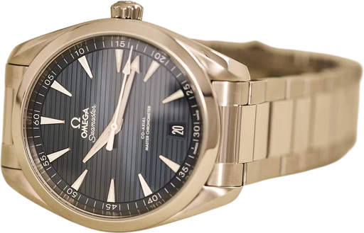 Titel: Seamaster Aqua Terra 150M 41 mm med blå teakmønstret skive
Mærke: Omega
Model: Seamaster Aqua Terra 150M
Ref.: 220.10.41.21.03.003
Årgang: 2022
Tilbehør: Boks og Papirer
Stand: 8.0 (Brugt)
Pris: 41.000 kr.
Diameter: 41mm
Funktioner: Dato
Skivefarve: Blå
Rem: Metal
Kassemateriale: Stål
Kategori: Sport
Køn: Herre
Match: 100.0%
Billedet ejes af Limited Watches (1124025) Et Omega ur