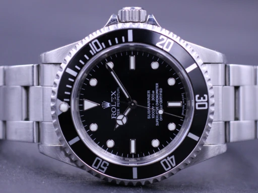 Title: Submariner 14060M 4-Liner “V-Serie”
Brand: Rolex
Model: Submariner
Ref: 14060M
Category: Dykker
Diameter: 40mm
Functions: Dato
Year: 2009
Price: 75000
Condition: 9.0
Dial Color: Sort
Strap: Metal
Case material: Stål
Gender: Herre
Match: 100.0%
Billedet er ejet af MM Watches (101910) Et Rolex ur