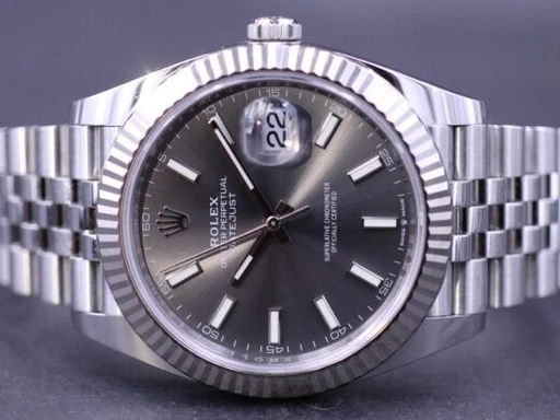 Title: Datejust 41Mm 126334
Brand: Rolex
Model: Datejust 41
Ref: 126334
Category: Dress
Diameter: 41mm
Functions: Dato
Year: 2021
Price: 93000
Condition: undefined
Dial Color: Grå
Strap: Metal
Case material: Stål
Gender: Herre
Match: 100.0%
Billedet er ejet af MM Watches (149455) Et Rolex ur