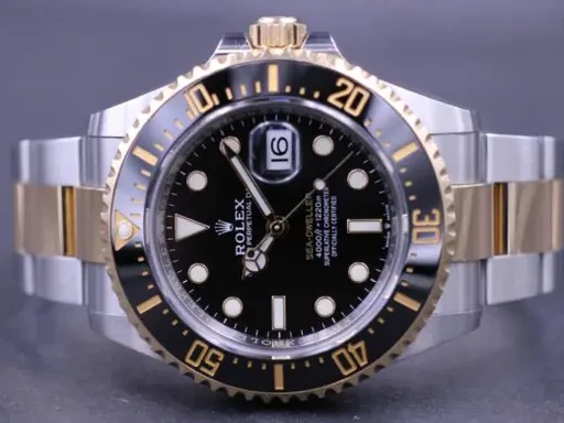 Title: Sea-Dweller G/S 126603
Brand: Rolex
Model: Sea-Dweller
Ref: 126603
Category: Dykker
Diameter: 43mm
Functions: Dato
Year: 2021
Price: 112000
Condition: 9.5
Dial Color: Sort
Strap: Metal
Case material: Guld
Gender: Herre
Match: 100.0%
Billedet er ejet af MM Watches (450913) Et Rolex ur