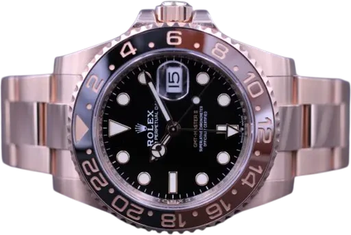 Titel: GMT-Master II Rosegold Rootbeer 126715CHNR
Mærke: Rolex
Model: GMT-Master II Rootbeer
Ref.: 126715CHNR
Årgang: 2022
Tilbehør: Boks og Papirer
Stand: 9.5 (Brugt)
Pris: 279.000 kr.
Diameter: 40mm
Funktioner: Dato, GMT
Skivefarve: Sort
Rem: Metal
Kassemateriale: Guld
Kategori: Sport
Køn: Herre
Match: 100.0%
Billedet ejes af MM Watches (1179373) Et Rolex ur