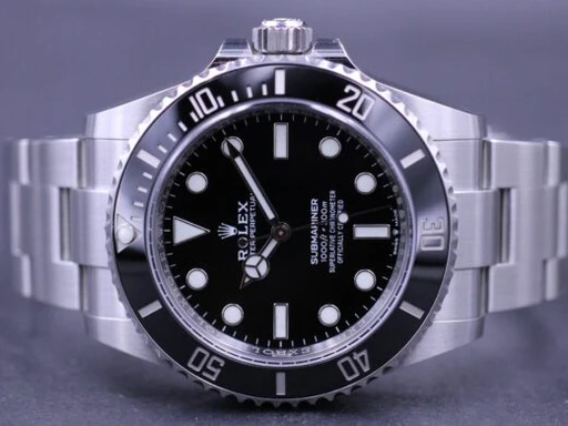Titel: Submariner 124060 – New
Mærke: Rolex
Model: Submariner
Ref.: 124060
Årgang: 2021
Tilbehør: Boks og Papirer
Stand: 10.0 (Nyt)
Pris: 89.000 kr.
Diameter: 41mm
Funktioner:
Skivefarve: Sort
Rem: Metal
Kassemateriale: Stål
Kategori: Dykker
Køn: Herre
Match: 100.0%
Billedet ejes af MM Watches (101899) Et Rolex ur