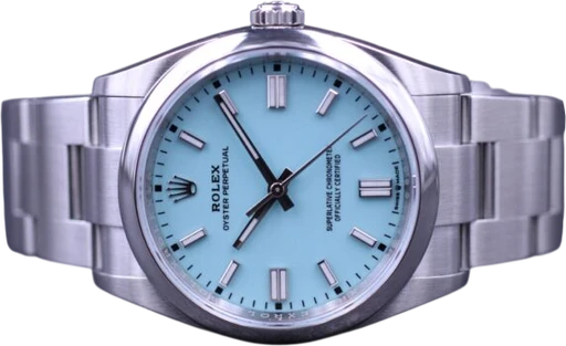 Title: OYSTER PERPETUAL 126000 36MM “Tiffany” – Dansk AD
Brand: Rolex
Model: Oyster Perpetual
Ref: 126000
Category: Dress
Diameter: 36mm
Functions: Dato
Year: 2023
Price: 90000
Condition: 9.5
Dial Color: Blå
Strap: Metal
Case material: Stål
Gender: Herre
Match: 100.0%
Billedet er ejet af MM Watches (121087) Et Rolex ur
