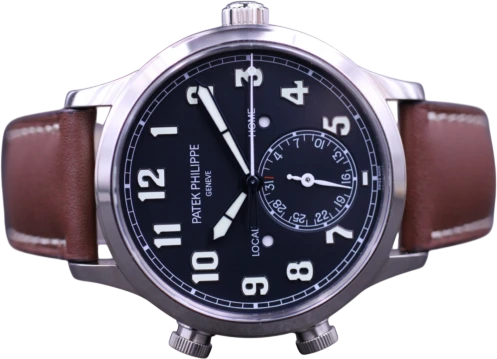 Title: Pilot Travel Time 5524G-001
Brand: Patek Philippe
Model: Pilot Travel Time
Ref: 5524G-001
Category: Pilot
Diameter: 42mm
Functions: Dato, GMT
Year: 2022
Price: 275000
Condition: 9.5
Dial Color: Sort
Strap: Læder
Case material: Guld
Gender: Herre
Match: 100.0%
Billedet er ejet af MM Watches (117131) Et Patek Philippe ur
