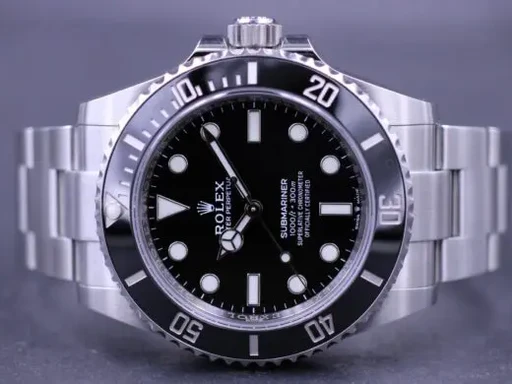 Title: Submariner 124060 – Klarlund Sæt (New)
Brand: Rolex
Model: Submariner
Ref: 124060
Category: Dykker
Diameter: 41mm
Functions: 
Year: 2021
Price: 80000
Condition: undefined
Dial Color: Sort
Strap: Metal
Case material: Stål
Gender: Herre
Match: 100.0%
Billedet er ejet af MM Watches (437147) Et Rolex ur