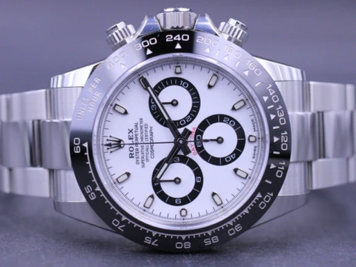 Title: Daytona 116500Ln (Panda)
Brand: Rolex
Model: Daytona
Ref: 116500LN
Category: Racing
Diameter: 40mm
Functions: Kronograf
Year: 2016
Price: 199000
Condition: 9.5
Dial Color: Hvid
Strap: Metal
Case material: Stål
Gender: Herre
Match: 100.0%
Billedet er ejet af MM Watches (149451) Et Rolex ur