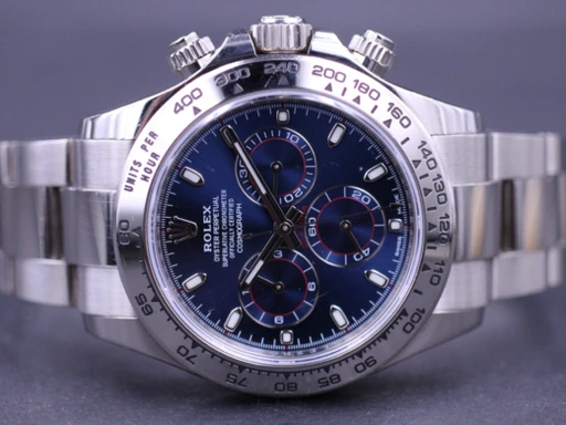 Title: Daytona 18K Wg 116509
Brand: Rolex
Model: Daytona
Ref: 116509
Category: Racing
Diameter: 40mm
Functions: Kronograf
Year: 2018
Price: 300000
Condition: 9.5
Dial Color: Blå
Strap: Metal
Case material: Guld
Gender: Herre
Match: 100.0%
Billedet er ejet af MM Watches (540167) Et Rolex ur