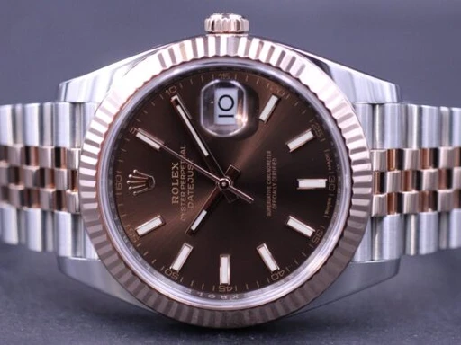 Title: Datejust 41 126331
Brand: Rolex
Model: Datejust 41
Ref: 126331
Category: Dress
Diameter: 41mm
Functions: Dato
Year: 2021
Price: 113000
Condition: 9.5
Dial Color: Brun
Strap: Metal
Case material: Stål
Gender: Herre
Match: 100.0%
Billedet er ejet af MM Watches (101860) Et Rolex ur