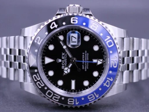 Title: Gmt-Master II 126710Blnr – New *Reserveret (Batgirl)
Brand: Rolex
Model: GMT-Master II
Ref: 126710BLNR
Category: Sport
Diameter: 40mm
Functions: Dato, GMT
Year: 2025
Price: 127000
Condition: undefined
Dial Color: Sort
Strap: Metal
Case material: Stål
Gender: Herre
Match: 100.0%
Billedet er ejet af MM Watches (101893) Et Rolex ur