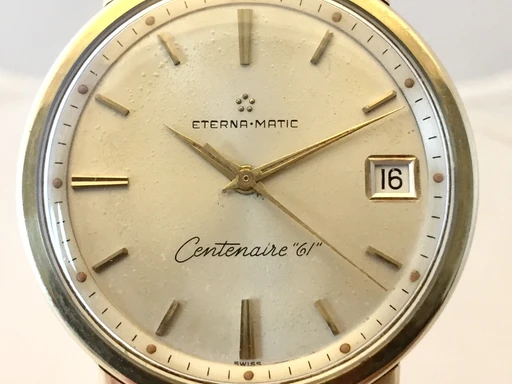 Title: 2103 – Matic Centenaire “61”
Brand: Eterna
Model: Eterna Matic Centenaire “61”
Ref: null
Category: Dress
Diameter: 34mm
Functions: Dato
Year: 1960
Price: 4495
Condition: 9.0
Dial Color: Hvid
Strap: Andet
Case material: Guld
Gender: Herre
Match: 100.0%
Billedet er ejet af MyWatch (102114) Et Eterna ur