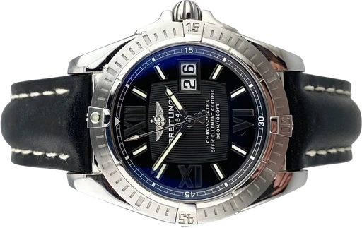 Titel: Cockpit Big Date (Nyhed)
Mærke: Breitling
Model: Cockpit Big Date
Ref.: A49350
Årgang: 2009
Tilbehør: Boks og Papirer
Stand: 9.0 (Brugt)
Pris: 17.995 kr.
Diameter: 41mm
Funktioner: Dato
Skivefarve: Sort
Rem: Læder
Kassemateriale: Stål
Kategori: Dykker
Køn: Herre
Match: 100.0%
Billedet ejes af MyWatch (1005261) Et Breitling ur