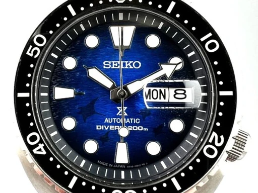 Title: 2171 – “Save the Ocean” Spec. Edi.
Brand: Seiko
Model: Seiko
Ref: SBDY063
Category: Dykker
Diameter: 45mm
Functions: Dato, Ugedag
Year: 2020
Price: 4895
Condition: undefined
Dial Color: Blå
Strap: Metal
Case material: Stål
Gender: Herre
Match: 100.0%
Billedet er ejet af MyWatch (102095) Et Seiko ur