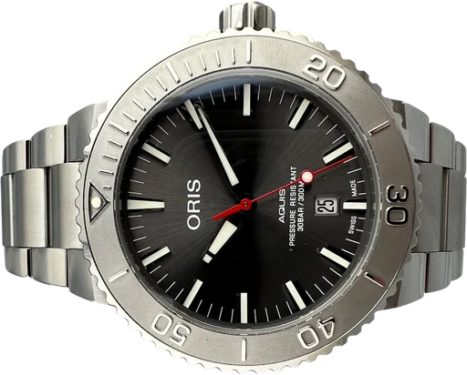Titel: Aquis Date Relief (Nyhed)
Mærke: Oris
Model: Aquis Date Relief
Ref.: 01 733 7730 4153
Årgang: 2022
Tilbehør: Boks og Papirer
Stand: 9.5 (Brugt)
Pris: 12.493 kr.
Diameter: 43mm
Funktioner: Dato
Skivefarve: Grå
Rem: Metal
Kassemateriale: Stål
Kategori: Dykker
Køn: Herre
Match: 100.0%
Billedet ejes af MyWatch (1005276) Et Oris ur