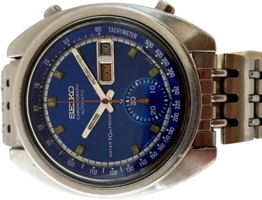 Title: 2187 “Bruce Lee”
Brand: Seiko
Model: Seiko "Bruce Lee"
Ref: 082427-6139
Category: Racing
Diameter: 39mm
Functions: Kronograf, Dato, Ugedag
Year: 1970
Price: 4995
Condition: 7.0
Dial Color: Blå
Strap: Metal
Case material: Stål
Gender: Herre
Match: 100.0%
Billedet er ejet af MyWatch (102086) Et Seiko ur