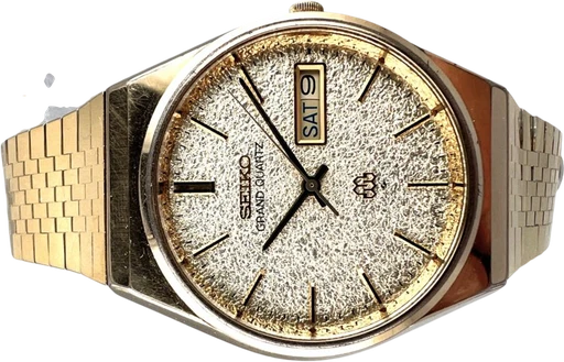 Title: 2203 – Grand Quartz
Brand: Seiko
Model: Grand Seiko
Ref: 9943-8020
Category: Dress
Diameter: 36mm
Functions: Dato, Ugedag
Year: 1978
Price: 4995
Condition:
Dial Color: Guld
Strap: Metal
Case material: Guld
Gender: Herre
Match: 100.0%
Billedet er ejet af MyWatch (102082) Et Seiko ur