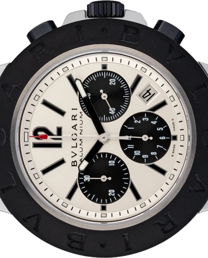 Title: Aluminum Chronograph
Brand: Bvlgari
Model: Aluminum Chronograph
Ref: AC 44 TA
Category: Racing
Diameter: 44mm
Functions: Kronograf, Dato
Year: 2010
Price: 25000
Condition: 10.0
Dial Color: Sølv
Strap: Gummi
Case material: Andet
Gender: Herre
Match: 100.0%
Billedet er ejet af Ole Mathiesen (101840) Et Bvlgari ur