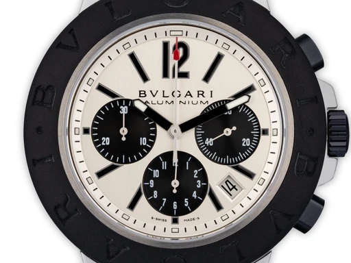 Title: Aluminum Chronograph
Brand: Bvlgari
Model: Aluminum Chronograph
Ref: AC 44 TA
Category: Sport
Diameter: 44mm
Functions: Kronograf, Dato
Year: 2010
Price: 25000
Condition: undefined
Dial Color: Sølv
Strap: Gummi
Case material: Andet
Gender: Herre
Match: 100.0%
Billedet er ejet af Ole Mathiesen (101840) Et Bvlgari ur