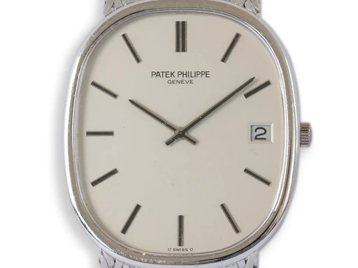 Title: "Jumbo"
Brand: Patek Philippe
Model: Ellipse 3605-1G
Ref: 3605
Category: Dress
Diameter: 33mm
Functions: Dato
Year: 1970
Price: 185000
Condition: undefined
Dial Color: Hvid
Strap: Metal
Case material: Guld
Gender: Unisex
Match: 100.0%
Billedet er ejet af Ole Mathiesen (154637) Et Patek Philippe ur