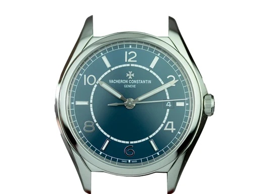 Title: "Fiftysix"
Brand: Vacheron Constantin
Model: Fiftysix
Ref: 4600E/110A-B487
Category: Dress
Diameter: 40mm
Functions: Dato
Year: 2024
Price: 105000
Condition: undefined
Dial Color: Blå
Strap: Metal
Case material: Stål
Gender: Herre
Match: 100.0%
Billedet er ejet af Ole Mathiesen (387293) Et Vacheron Constantin ur