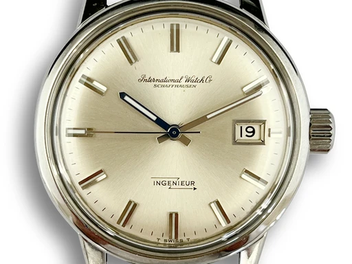 Title: Ingenieur Automatic Pellaton
Brand: IWC
Model: Ingenieur Automatic Pellaton
Ref: 866A
Category: Dress
Diameter: 37mm
Functions: Dato
Year: 1965
Price: 48000
Condition: undefined
Dial Color: Sølv
Strap: Metal
Case material: Stål
Gender: Herre
Match: 100.0%
Billedet er ejet af Ole Mathiesen (101858) Et IWC ur