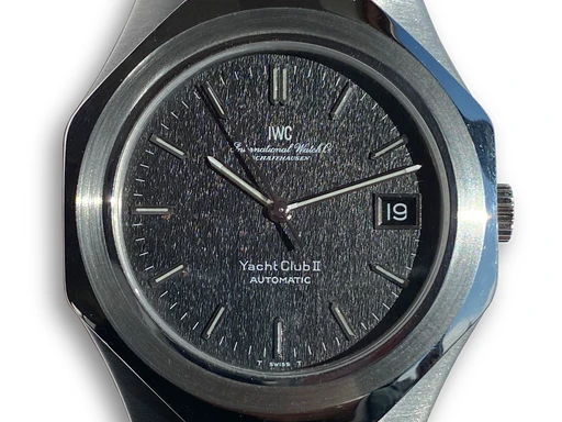 Title: Yacht Club II Automatic
Brand: IWC
Model: Yacht Club II Automatic
Ref: IW3212
Category: Sport
Diameter: 38mm
Functions: Dato
Year: 1980
Price: 115000
Condition:
Dial Color: Sort
Strap: Metal
Case material: Stål
Gender: Herre
Match: 100.0%
Billedet er ejet af Ole Mathiesen (101859) Et IWC ur