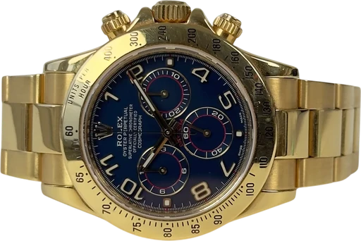 Titel: Daytona 116528 i 18 kt guld med blå racing-skive
Mærke: Rolex
Model: Daytona
Ref.: 116528
Årgang: 2008
Tilbehør: Boks og Papirer
Stand: 8.0 (Brugt)
Pris: 299.000 kr.
Diameter: 40mm
Funktioner: Kronograf, Dato
Skivefarve: Blå
Rem: Metal
Kassemateriale: Guld
Kategori: Racing
Køn: Herre
Match: 100.0%
Billedet ejes af Stæhr Preowned (1179566) Et Rolex ur