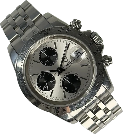 Titel: Oysterdate Chronograph 79180 (Nyhed)
Mærke: Tudor
Model: Oysterdate Chronograph
Ref.: 79180
Kategori: Racing
Diameter: 40mm
Funktioner: Kronograf, Dato
Årgang: 2007
Pris: 50000
Stand: 7.5 (Brugt)
Skivefarve: Sølv
Rem: Metal
Kassemateriale: Stål
Køn: Herre
Match: 100.0%
Billedet ejes af Stæhr Preowned (950130) Et Tudor ur