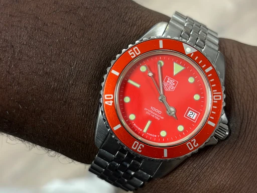Title: 1000 Red. Ref. 980.913N (New)
Brand: Tag Heuer
Model: 1000 Red
Ref: 980.913N
Category: Dykker
Diameter: nullmm
Functions: Dato
Year: 1995
Price: 8990
Condition: undefined
Dial Color: Rød
Strap: Metal
Case material: Stål
Gender: Unisex
Match: 100.0%
Billedet er ejet af Studts Vintage (432145) Et Tag Heuer ur